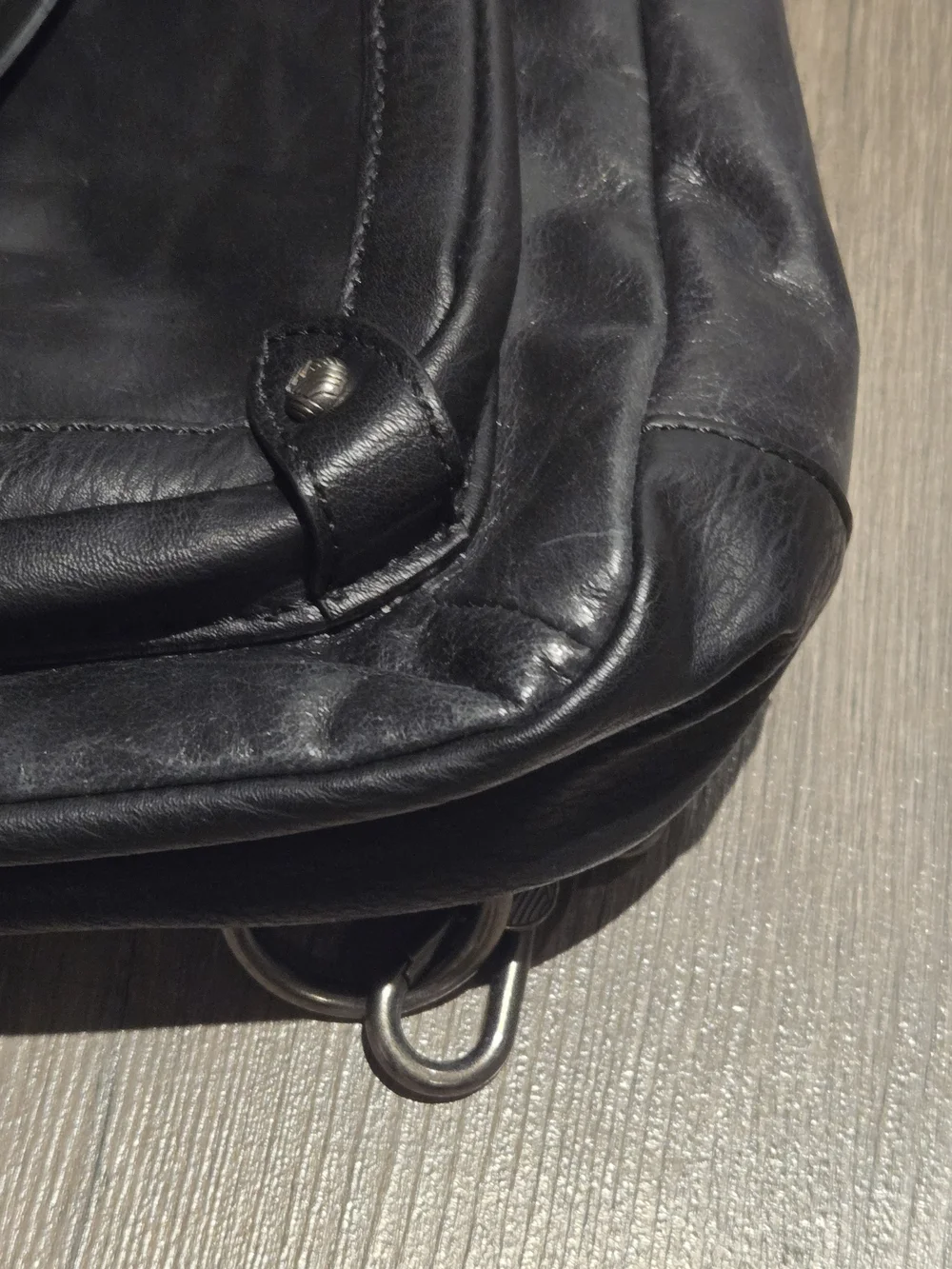 The Sak Ventura Black Soft Leather Convertible Backpack Crossbody EUC Pristine